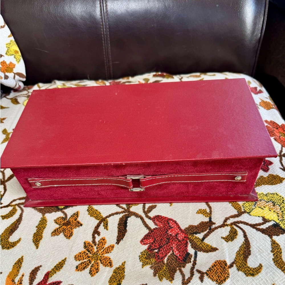 Antique Luxurious Red Velvet Storage Box with Hinged Lid - Picture 6 of 14